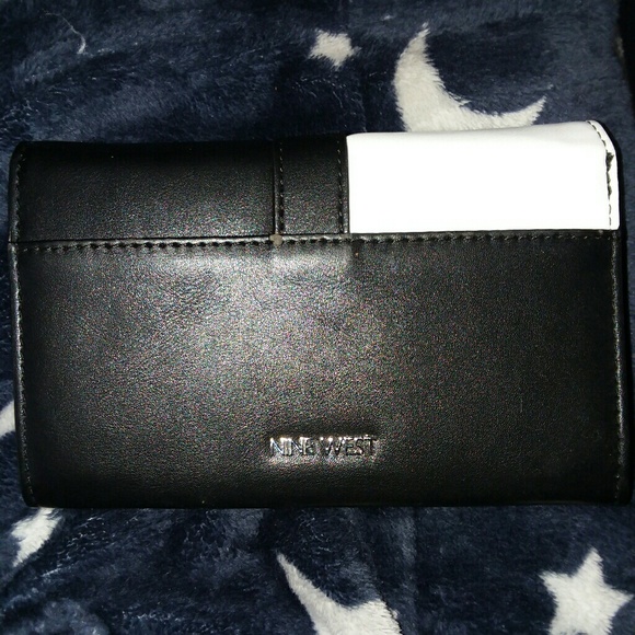 Brand NEW NINE WEST Wallet! - Picture 4 of 6